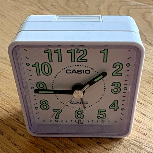 Casio 140 quartz analogue - tq-140,